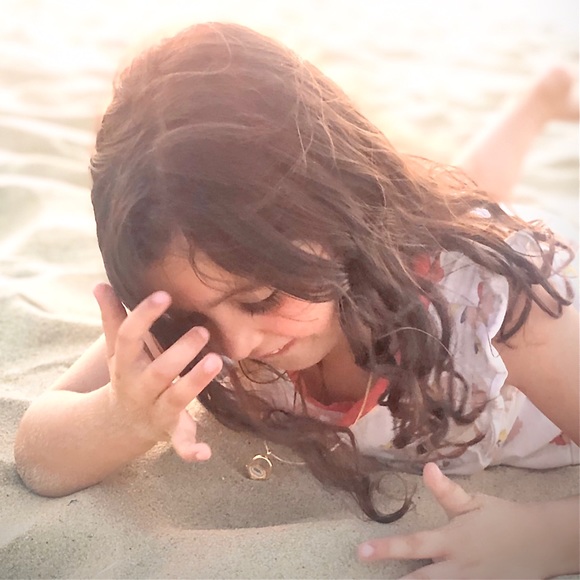 Meet your Posher, HI! I’m Meg - Picture 4 of 12